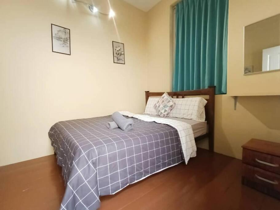 Cheerful 6br Town House @ Geortown For 5-14pax By Cohans