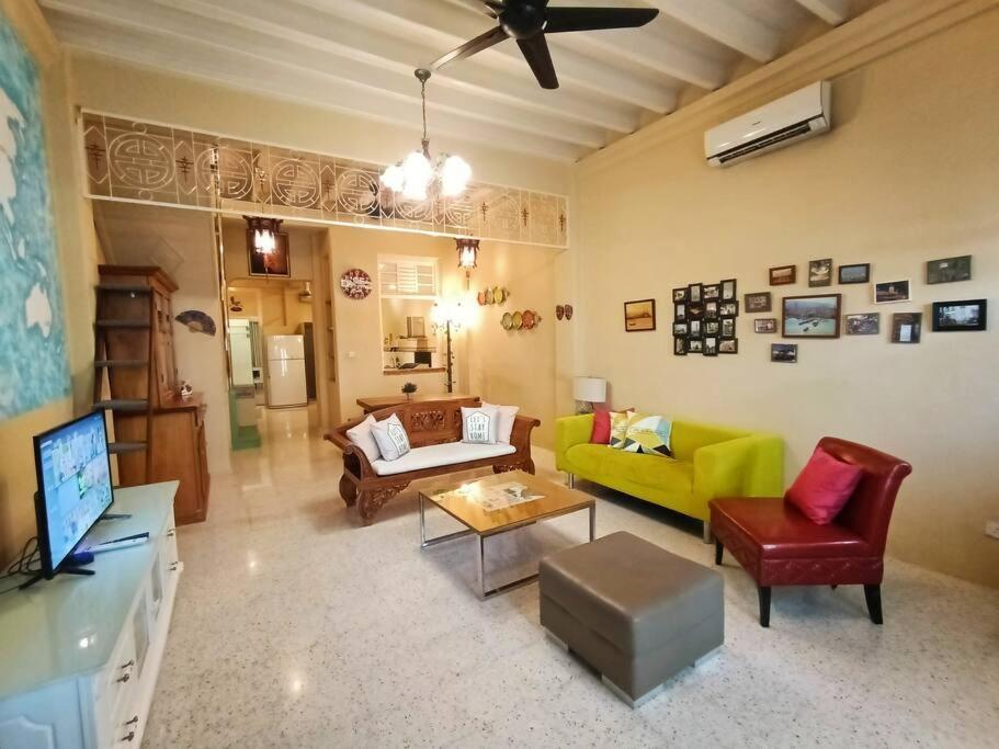 Cheerful 6br Town House @ Geortown For 5-14pax By Cohans *