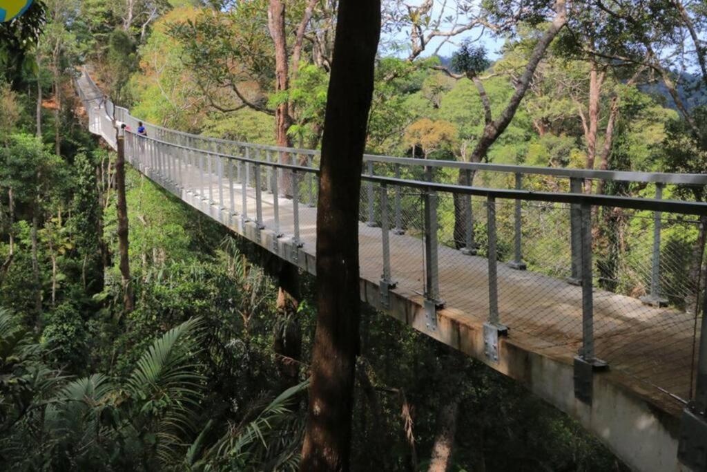 Cheerful 6br Town House @ Geortown For 5-14pax By Cohans Holiday home