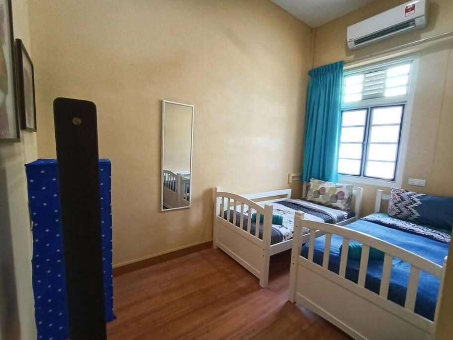 Holiday home Cheerful 6br Town House @ Geortown For 5-14pax By Cohans George Town